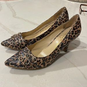 EUC LEOPARD PRINT PUMPS